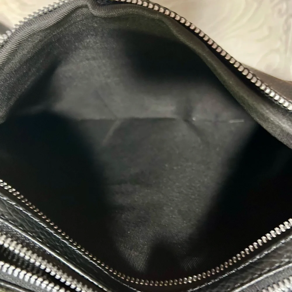 EUC CARLA FERRERI Black Leather Shoulder Bag/Backpack Convertible Bag. - Picture 9 of 9
